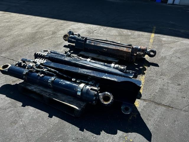 LIEBHERR R 944 C SIOWNIK HYDRAULICZNY KOMPLET